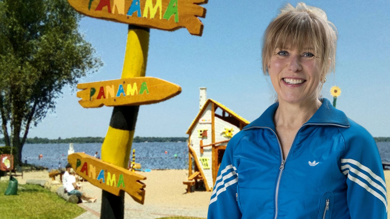 Anna Lott vor den Zwischenahner Spielplatz montiert