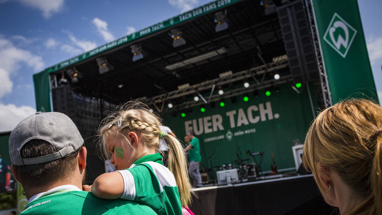 Bühne beim Tag der Fans von Werder