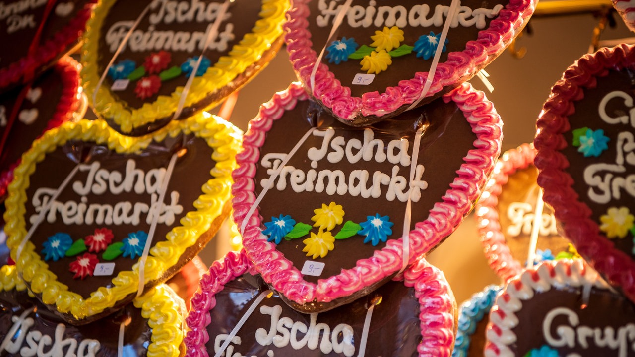 Lebkuchen-Herzen mit der Aufschrift "Ischa Freimarkt"
